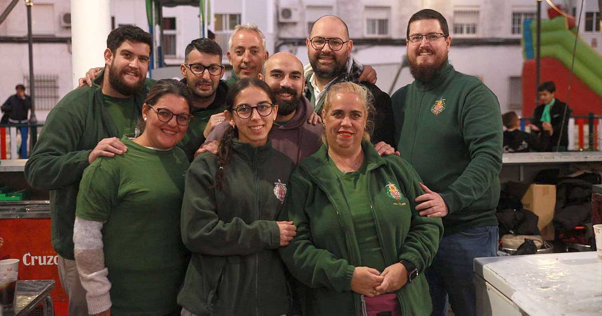 Tres zambombas llenan de ambiente navideño Doña Blanca, Las Nieves y el Parque de la Victoria