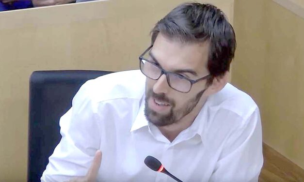 "Beardo ha fiado su continuidad en la Alcaldía a la extrema derecha"