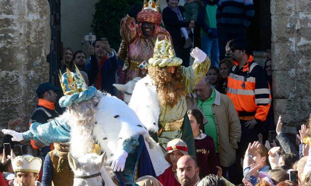 Los Reyes Magos reciben hoy a los pequeños en el edificio de San Luis Gonzaga