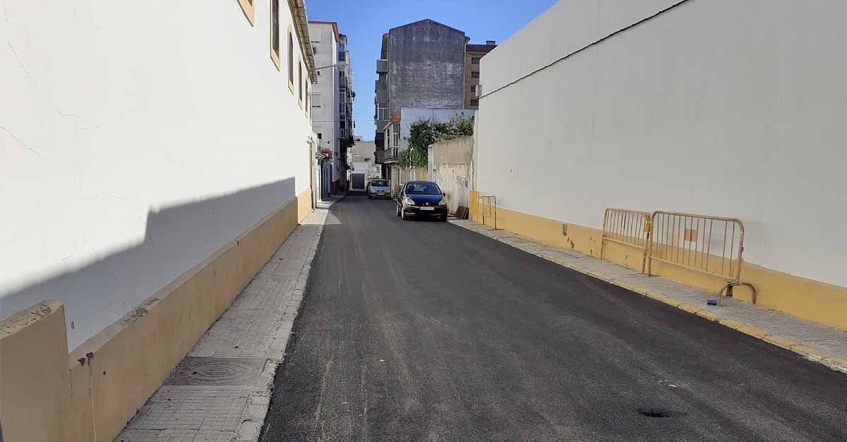 Mantenimiento Urbano lleva a cabo el asfaltado de las calles Rueda y Jesús Cautivo