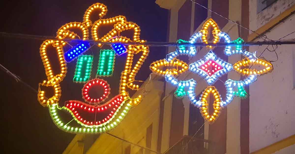 El Puerto disfruta ya de su alumbrado de Carnaval