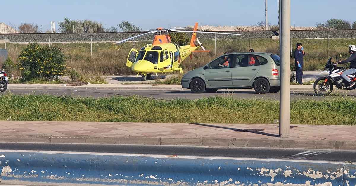 Un motorista pierde una pierna en un accidente en El Puerto