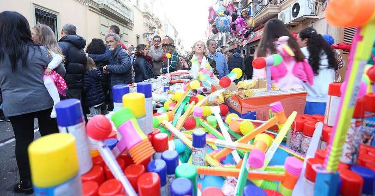 El Carnaval arranca con el pasacalles de la Diosa del Mar