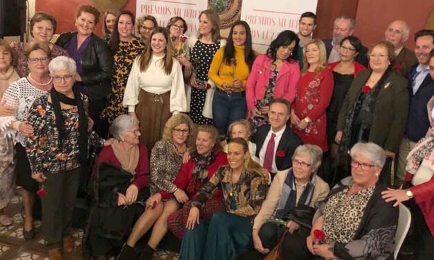 El PSOE entrega los premios Mujeres con Luz Propia