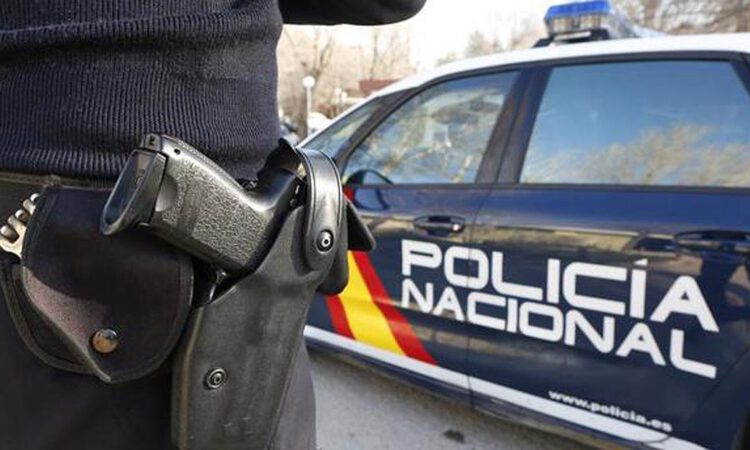 La Policía Nacional disuelve una "Rave" en El Puerto y levanta 25 actas de denuncias
