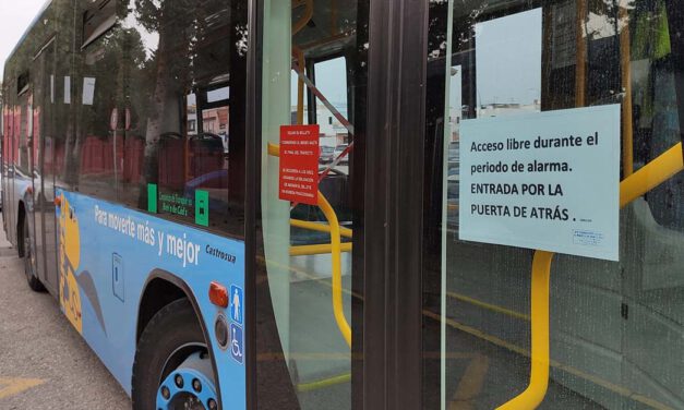 El número de viajeros en el bus urbano se reduce en 62.072 personas