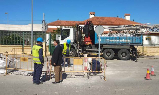 Comienza la retirada de las torres eléctricas de alta tensión del Polígono Las Salinas