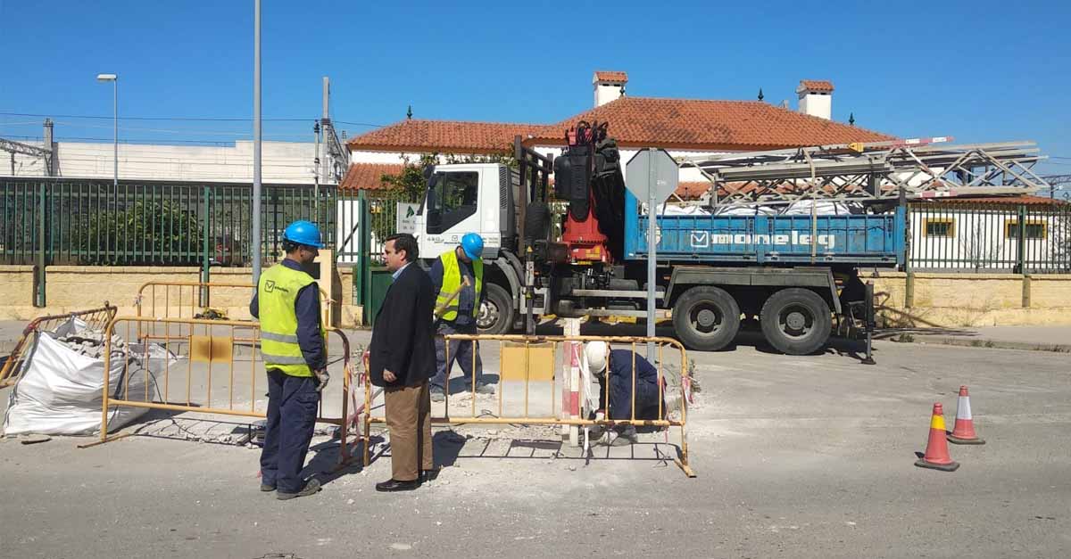 Comienza la retirada de las torres eléctricas de alta tensión del Polígono Las Salinas