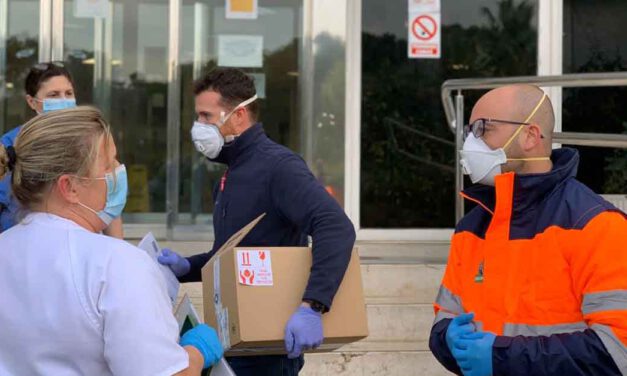 El Ayuntamiento entrega al hospital un cañón de ozono para desinfectar