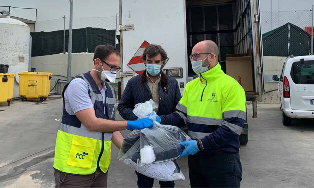 El Ayuntamiento entrega mascarillas a los trabajadores de las contratas municipales