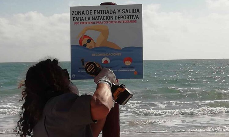 Instalada la señalización de calles para la natación deportiva en cuatro playas
