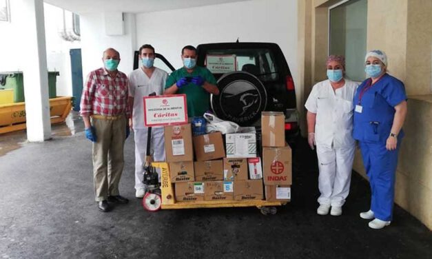 El personal del Hospital Santa María dona 500 kilos de alimentos, "gracias El Puerto"