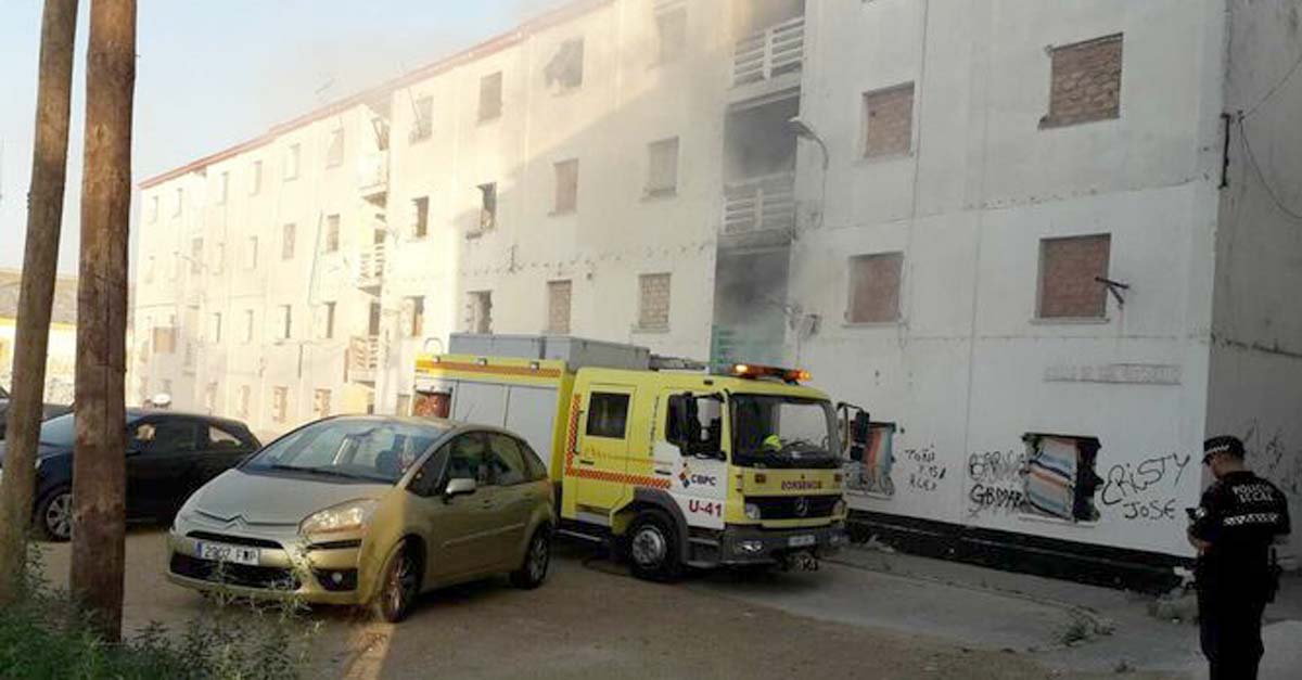 Nuevo incendio en uno de los pisos abandonados en la barriada de Jose Antonio