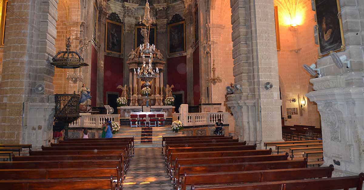 La Basílica de los Milagros acoge una misa funeral por los fallecidos por la Covid-19