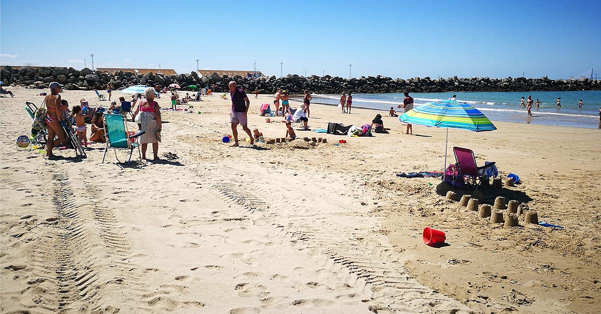 Los auxiliares de playa denuncian descoordinación y falta de medios