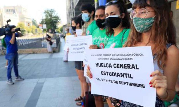 Por los compañeros y compañeras de la enseñanza que están en huelga indefinida