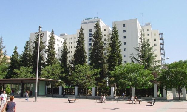 El Hospital Virgen de las Nieves alcanza los 46 positivos en dos brotes