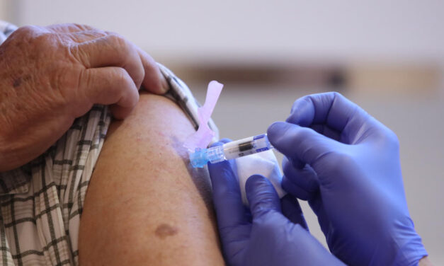 Sanidad asegura que la vacuna de la gripe evitará ingresos y fallecimientos