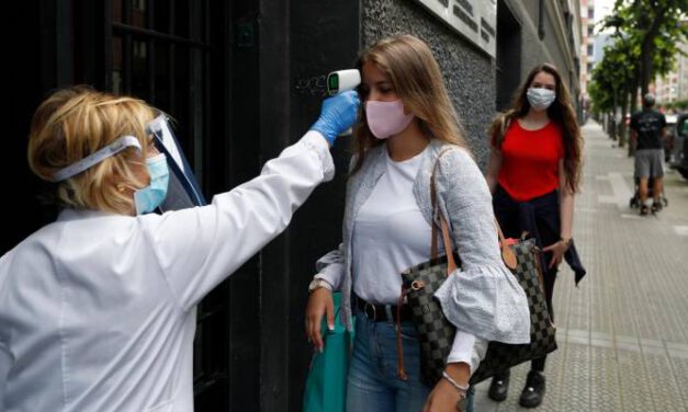 Andalucía supera los 100.000 casos durante la pandemia tras un récord diario