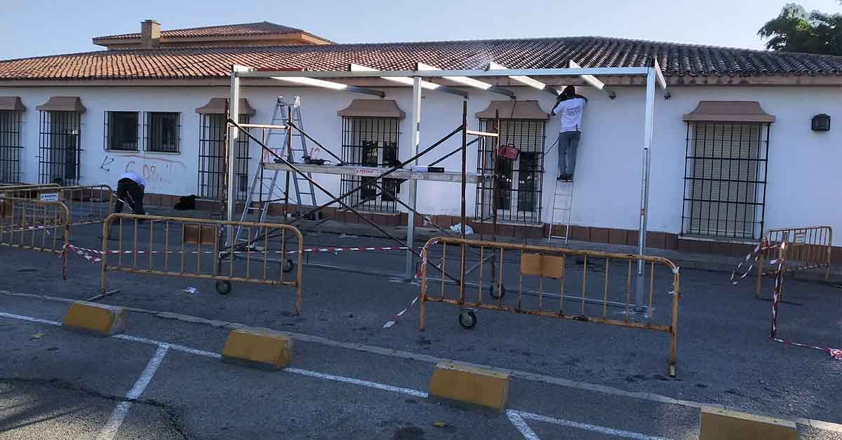 El Puerto ultima la instalación de la carpa para poner en marcha su punto Auto-Covid