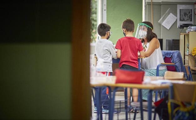 El número de menores de 14 años con covid crece un 211% en un mes en Andalucía
