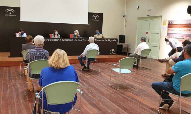 Flave y Junta se reúnen para aclarar la polémica con la privatización de Los Toruños