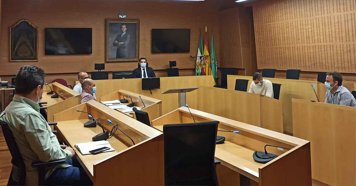 Martínez presenta a la oposición el pliego del contrato de Mantenimiento Urbano