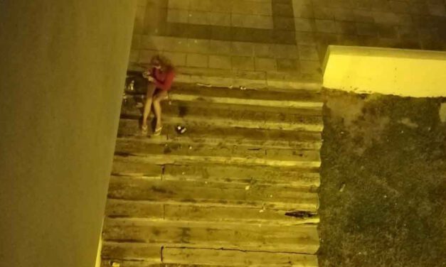 Vecinos de Jardín de Cano reclaman el cierre de un solar usado por drogadictos y prostitutas