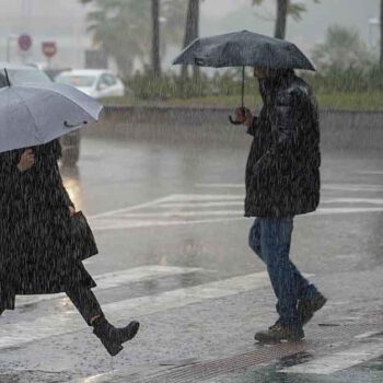 Suspendidas las clases presenciales en la provincia de Cádiz por el aviso rojo por lluvias
