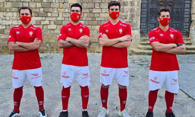 Presentada la nueva equipación del Racing Club Portuense