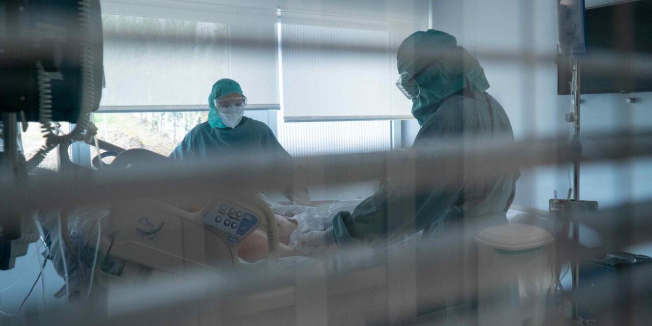 La ocupación de camas convencionales por coronavirus asciende en Andalucía