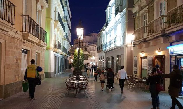 Continúa el descenso: Cádiz suma solo 54 nuevos positivos y un fallecimiento