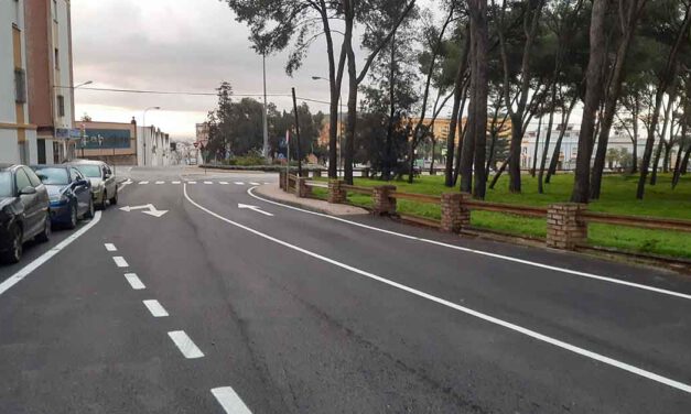 Finalizado el pintado de la Hijuela del Tío Prieto para mejorar la seguridad vial