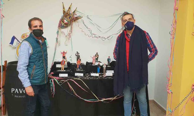 Exposición carnavalesca de Manuel Díaz, 'Lolo el bombero', en la Peña Madridista