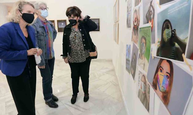 El centro Alfonso X expone las obras de los alumnos del Bachillerato de Arte del IES Pintor Juan Lara