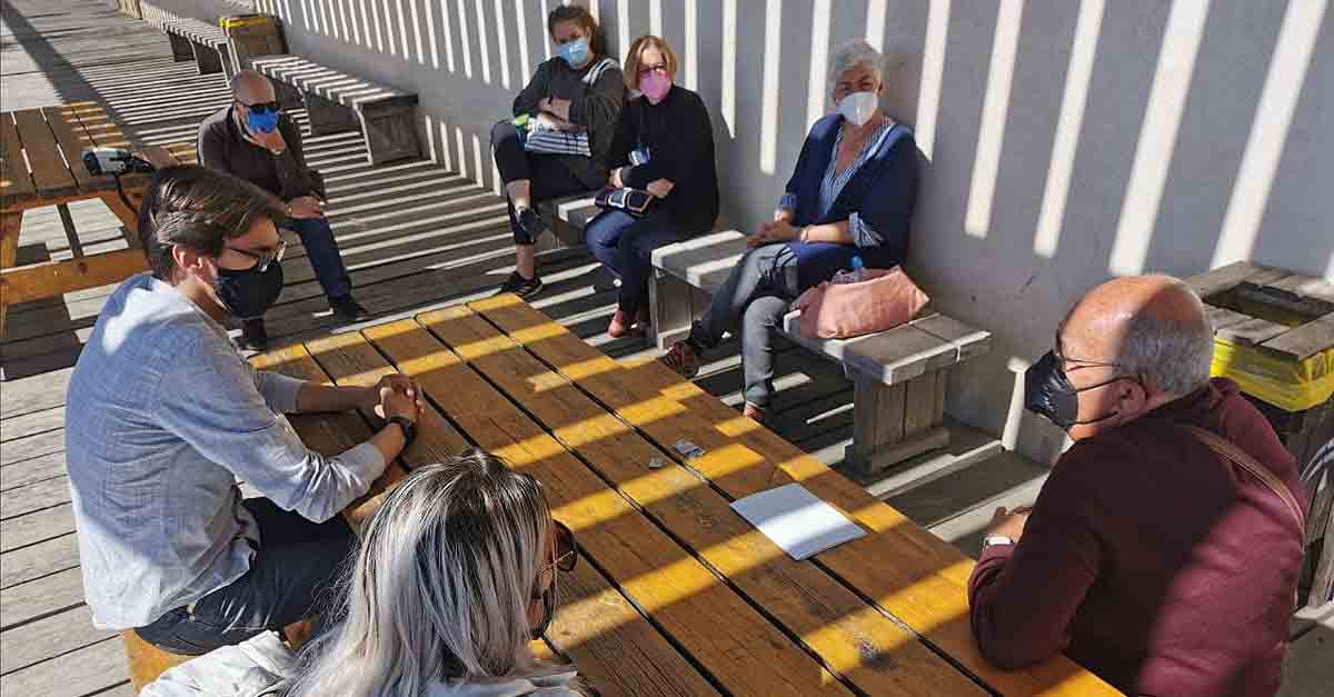 Izquierda Unida se reúne con la asociación vecinal de Valdelagrana