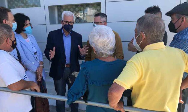 El PSOE se hace eco de la indignación vecinal por el retraso en la apertura del Ángel Salvatierra