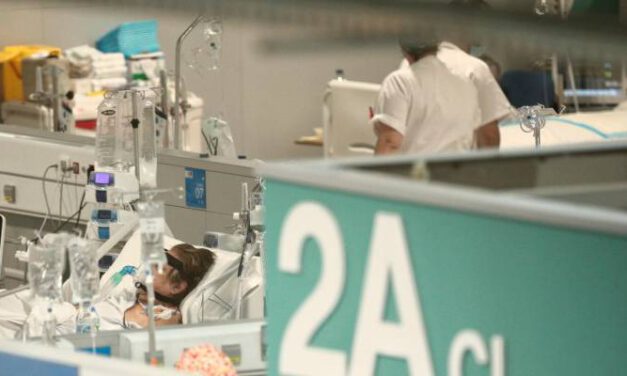 Bajan en 24 los hospitalizados mientras los ingresados en UCI se mantienen