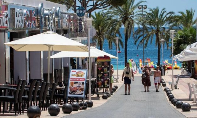 476 jóvenes andaluces se encuentran en aislamiento tras viajes de fin de curso a Mallorca