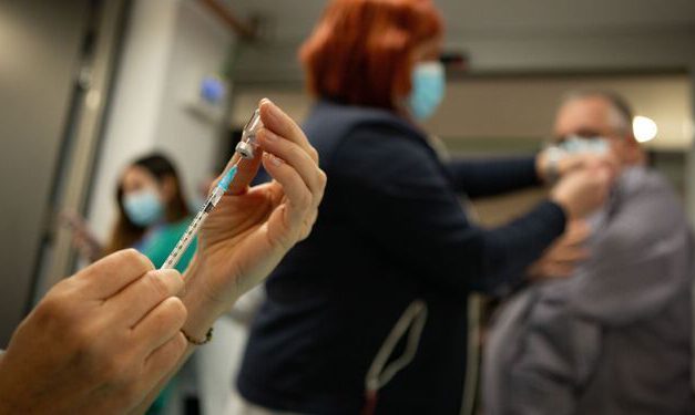 Convocatorias masivas en Andalucía para vacunar sin cita a personas de 50 a 69 años