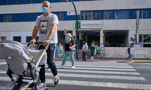 Andalucía baja por sexto día la tasa hasta 177,6 y suma 1.418 casos