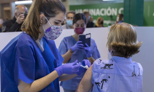 Más de la mitad de la población andaluza está vacunada