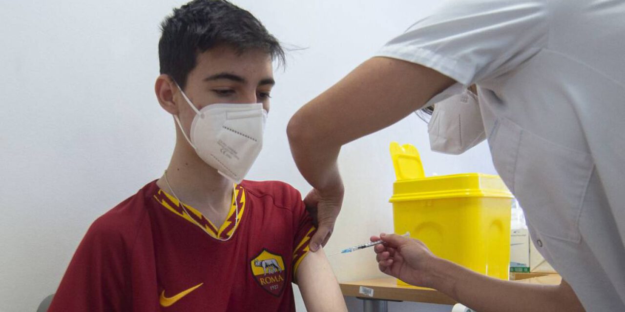Salud abre la autocita de vacuna contra el Covid para 23 y 24 años