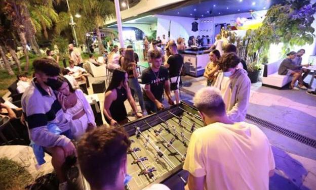 Moreno justifica el toque de queda porque es difícil parar el ocio nocturno