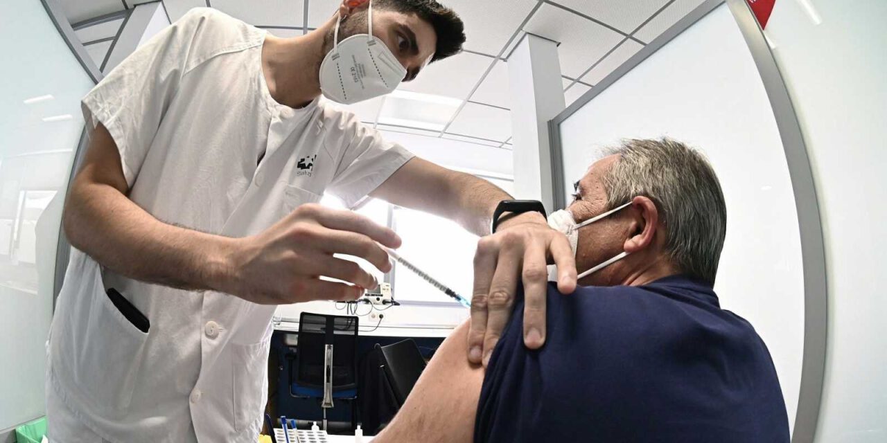 La comunidad supera los cuatro millones de personas con la pauta completa