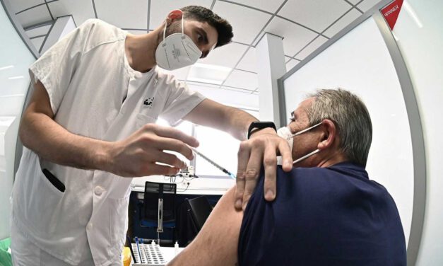 La comunidad supera los cuatro millones de personas con la pauta completa