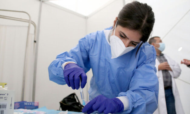 Moderna o Pfizer, ¿qué vacuna protege durante más tiempo?