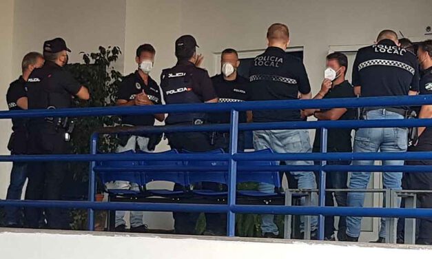 La Policía Nacional interviene en un altercado entre policías locales en la Jefatura de El Puerto