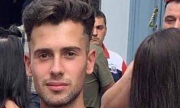 IU El Puerto secunda la convocatoria de la Red de Municipios Orgullosos contra el asesinato del joven de A Coruña