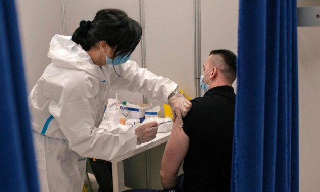 Más de seis millones de andaluces ya han recibido las dos dosis de la vacuna antiCovid